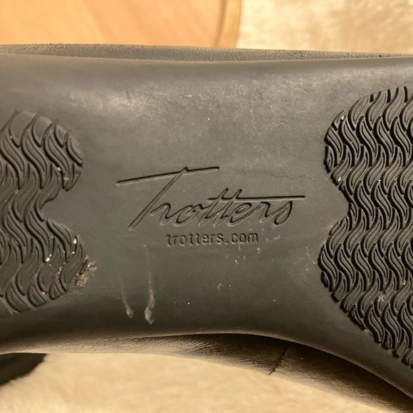 Trotters Black Leather Comfort Buckle Square Toe Flats Shoes, 11 Wide - Picture 4 of 11